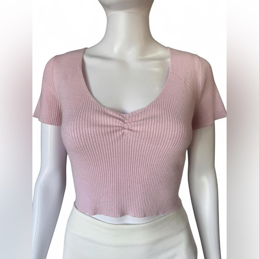 La Hearts Light Pink Ribbed V-Neck Crop Top